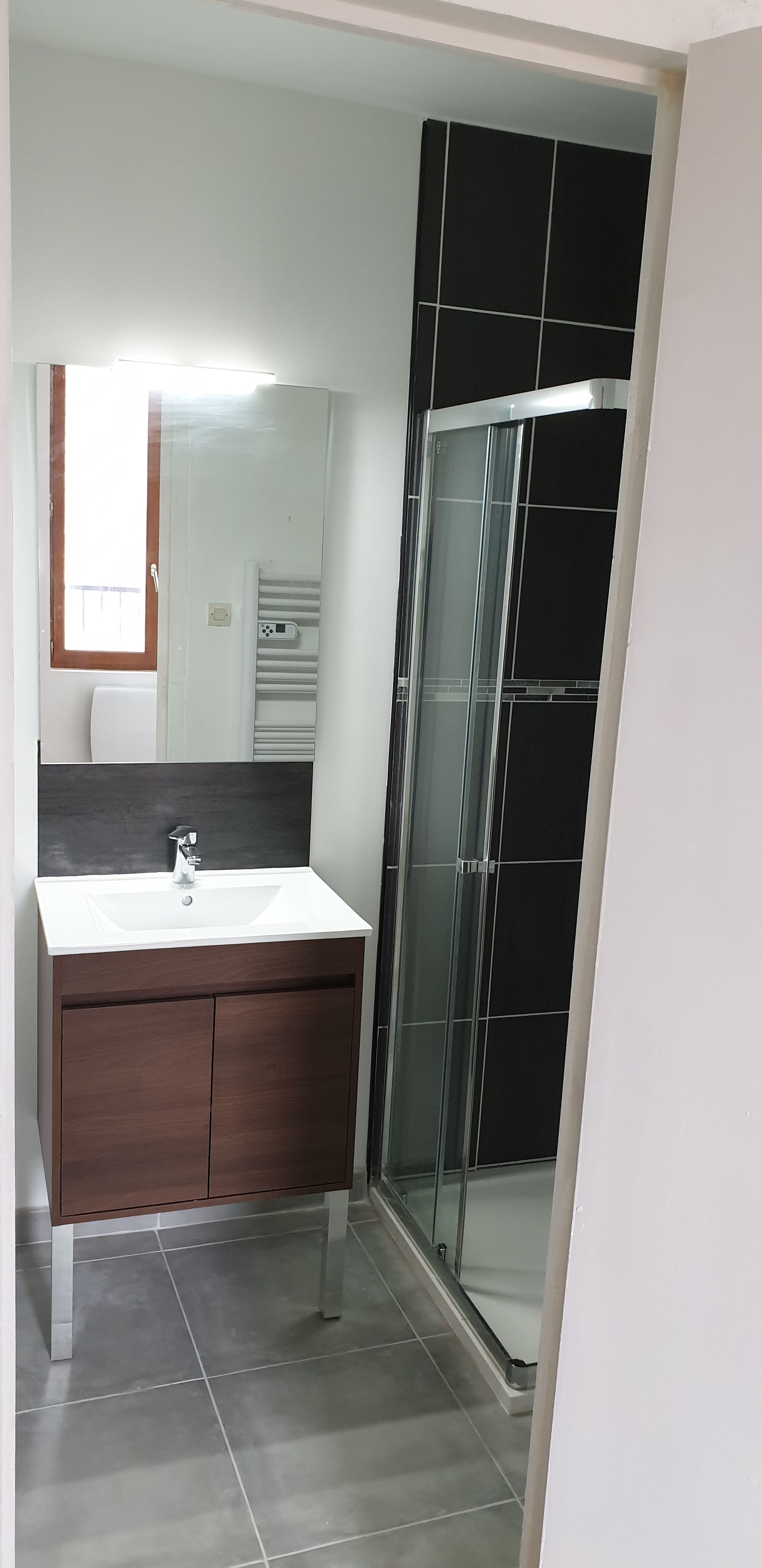 Appartement 8 — salle d'eau